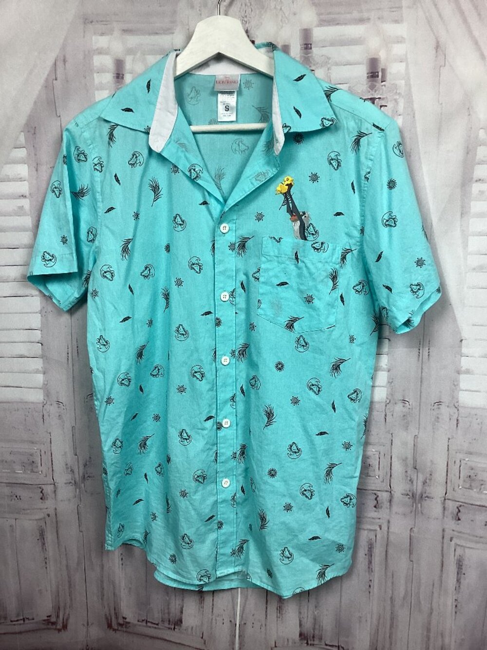 Disney Lion King Casual Button Up Shirt Light Blue S